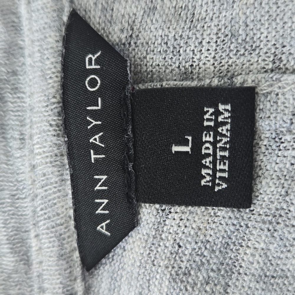 Bundle - Four Ann Taylor Tshirts - Picture 8 of 16